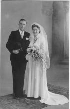 1953 Trouwfoto Alida van Steenderen de Kok en J.H.O. Dop  